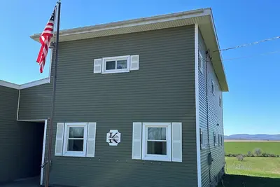 Canajoharie Home, Country living, inground pool. 5 Bedrooms. Outdoor space