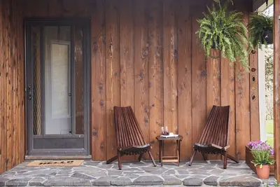 Catskills Retro Retreat- Unique 3 Bd\/ 2 Ba Upstate Home w\/ Hot Tub & Firepit -mins from Woodstock