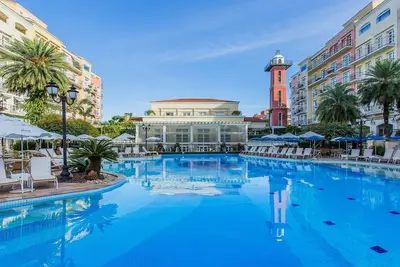 Coberturas sofisticadas no Il Campanario Resort Ilctopm