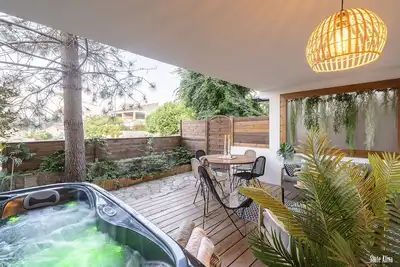 Image de Aliva, bord de mer, jacuzzi privé - 2 ch, 3 pers -Résidence CasaBianca Porticcio