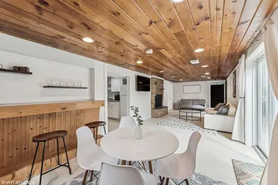 Image de Secluded Oasis: 4 Bedrooms, 3 Blocks to Downtown