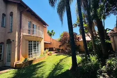Image de The Townhouse on Baines the perfect place for holiday or business trip Welcome.