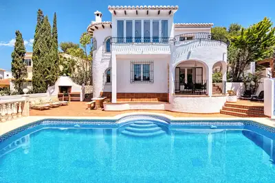Villa 'Casa Crystal' avec vue sur les montagnes, Wi-Fi et climatisation