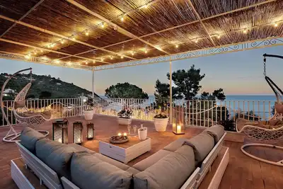 Image de Appartement 'Rooftopnerano - Amazing Sea View' avec vue sur mer, Wi-Fi et climatisation