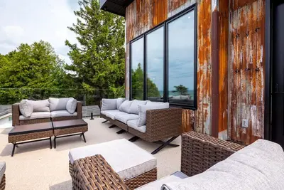 Image de Contemporary Beachfront Home Just Steps from the Sand!