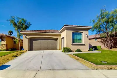 Image de Dog-friendly home near festivals with 2 on-site pools, pickleball & golf