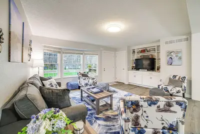 Image de Indiana Dunes Home w/ Gas Grill: 1 Mi to Beach!