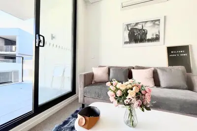 Image de Spacious cozy2BR@close to OlympicPark free carpark