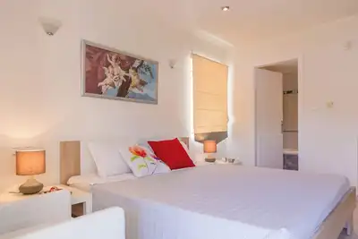 Image de Santa Barbara 2 floor Family Villa with Garden