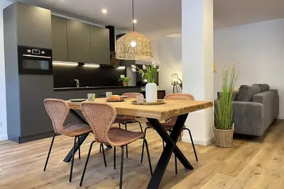 Image de Nb 4- Luxuriösen Ferienwohnung mit Privater Sauna und Whirlpoolbadewanne