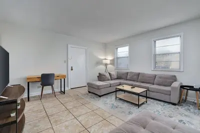 Image de Cozy, modest apartment sleeps 6!