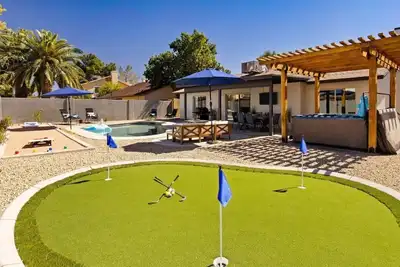 Image de Hot tub, Pool & Game Room - Family Retreat!