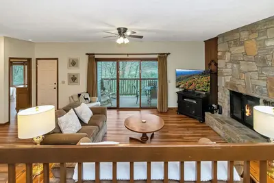 Image de Hemlock 1 | Fireplace, Restaurant, Pool, Spa
