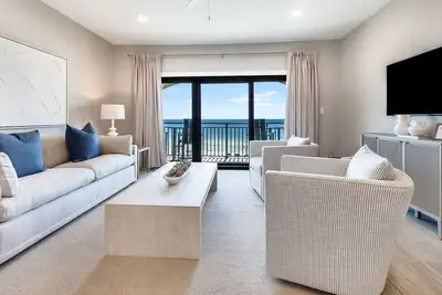 Image de Palms of Seagrove C13- Gulf Front, Beach Access, Bikes, Pool