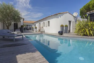 Image de Ile de Ré \"Le Moulin des Sables\" villa terre-mer ****La Flotte