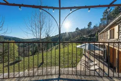Image de Superbe maison de caractère avec vue et piscine