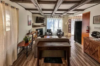 Image de Kickback in Beautiful tranquil centrally located condo
