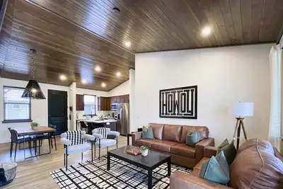 Image de Buffalo Lodge | 2br by Tavern, Brewery & Eats