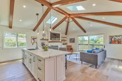 Image de Beautifully Remodeled 3/2 Home in the heart of Carmel-by-the-Sea!