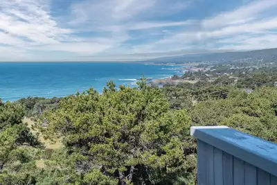 Image de Welcome to your coastal sanctuary at Wild Hare in The Sea Ranch, California!