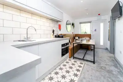 Image de Bright Garden Apt • Parking, Laundry, Fast Wifi