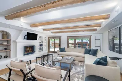 Image de Downtown Telluride; steps to shopping, restaurants, galleries, & skiing!