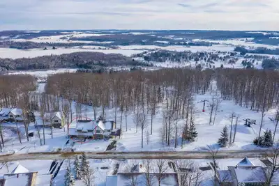 Image de 8280 The peak- Hot tub, ski in/ ski out, Pool table, Golf course, fire pit
