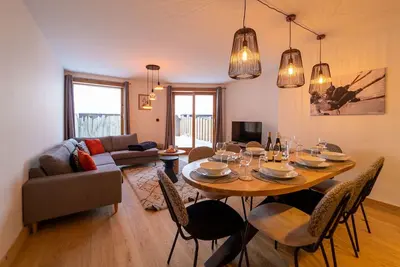 Image de Appartement rénové dans une ancienne ferme avec salle de cinéma - 8 personnes