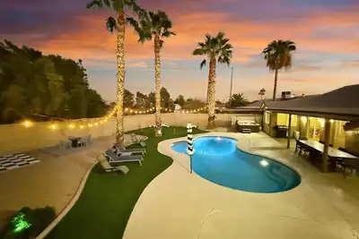 Image de Heated Pool, Spa, Putt-Putt, Theatre & Game Room, 2 Kitchens!