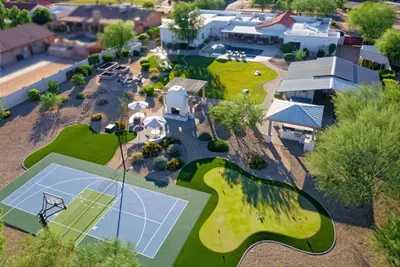 Image de Multi-Million Dollar Estate, Pickle Ball, Heated Pool, Spa, B-Ball, Putt-Putt