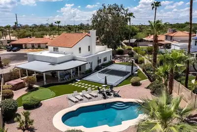 Image de Pickle Ball, Basketball, Heated Pool, Spa, Putt-Putt, Game Room, 2 Master BRs