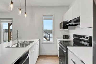 Image de Stunning Private Suite | Free Wifi | Full Kitchen