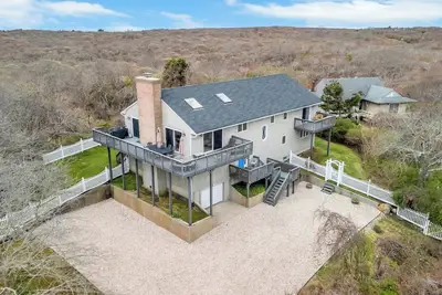 Image de Spacious Montauk Home Close to Ditch Plains Beach, Perfect for Families and. . .