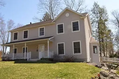 Image de Awesome Lake Home with tons of fun!