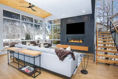 Image de Vail Mountain Vista | 5br Luxury Home w/ summer Ac, Hot Tub, Elevator, Chef’s Ki