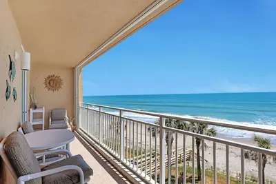 Image de Coastal Charm: 2 Bedroom 2 Bath Beachfront Condo, Indian Harbour Beach