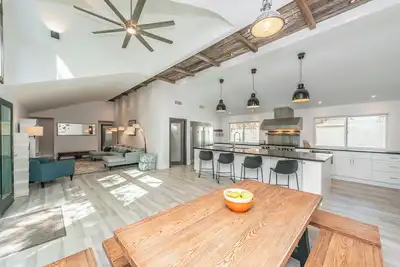Image de Wine Country Family Retreat 60 Day Min