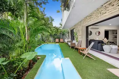 Image de Private Luxe 6br Villa w/Pool, 24/7 Security, Large Rooftop w/Seating & Dining!