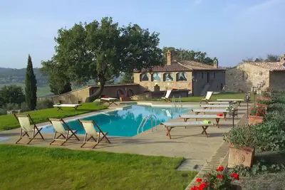 Image de Villa Ă Monticchiello avec 7 chambres Ă coucher, 14 couchages