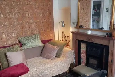 Pass the Keys | Tor-View Glastonbury Home with pod & garden