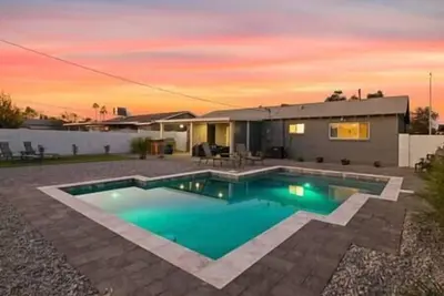 Image de 80s Hideaway in the Desert w/ Heated pool!