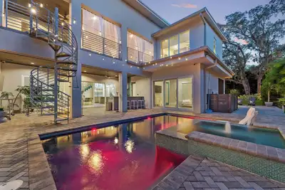 Image de Stunning Luxury Home in Artsy Winter Park featuring Nintendo-Themed Game Room!