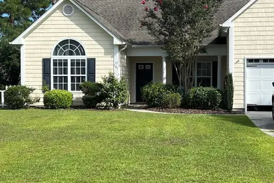 Image de Cozy Coastal Retreat - Dog friendly! 20% off\/28-day rental for June and July