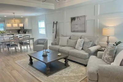 Image de Laura’s Simply Charming Home on Harrison