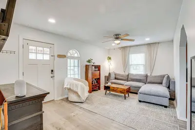 Image de Cozy Kansas City Home - 3 Mi to Worlds of Fun!
