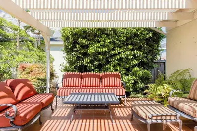 Image de 3 Bedroom, 2 Bathroom with Stunning Backyard and Laundry