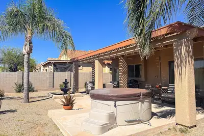 Image de Dog-friendly valley view oasis with private hot tub, shaded patio, washer/dryer