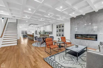 Image de Modern, Luxe, House 20mins to Downtown, Sleeps 16, Private Rooftop, 2car Garage