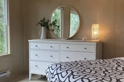 Image de River's Edge Retreat | Slate Glamping Cabin