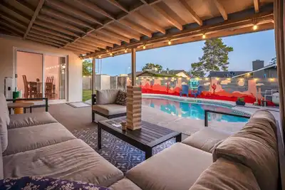 Image de Phoenix Getaway - Poolside Oasis - Outdoor Games